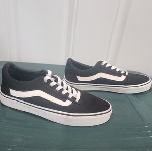 Vans Men's Black and White Sneakers